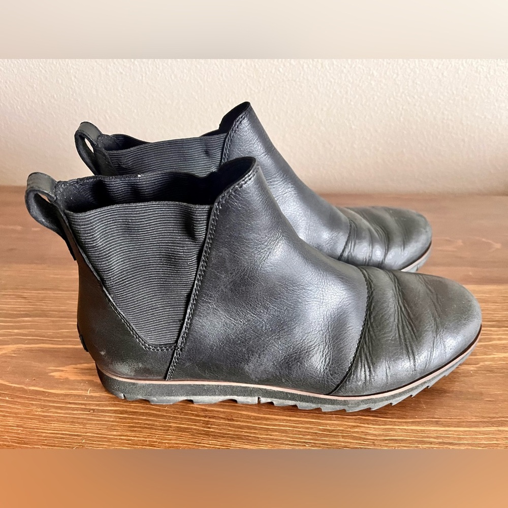 Sorel Harlow Chelsea Boots